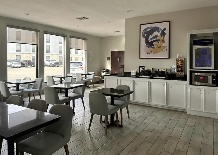 Cheap hotel: Comfort Inn & Suites Houston West-Katy